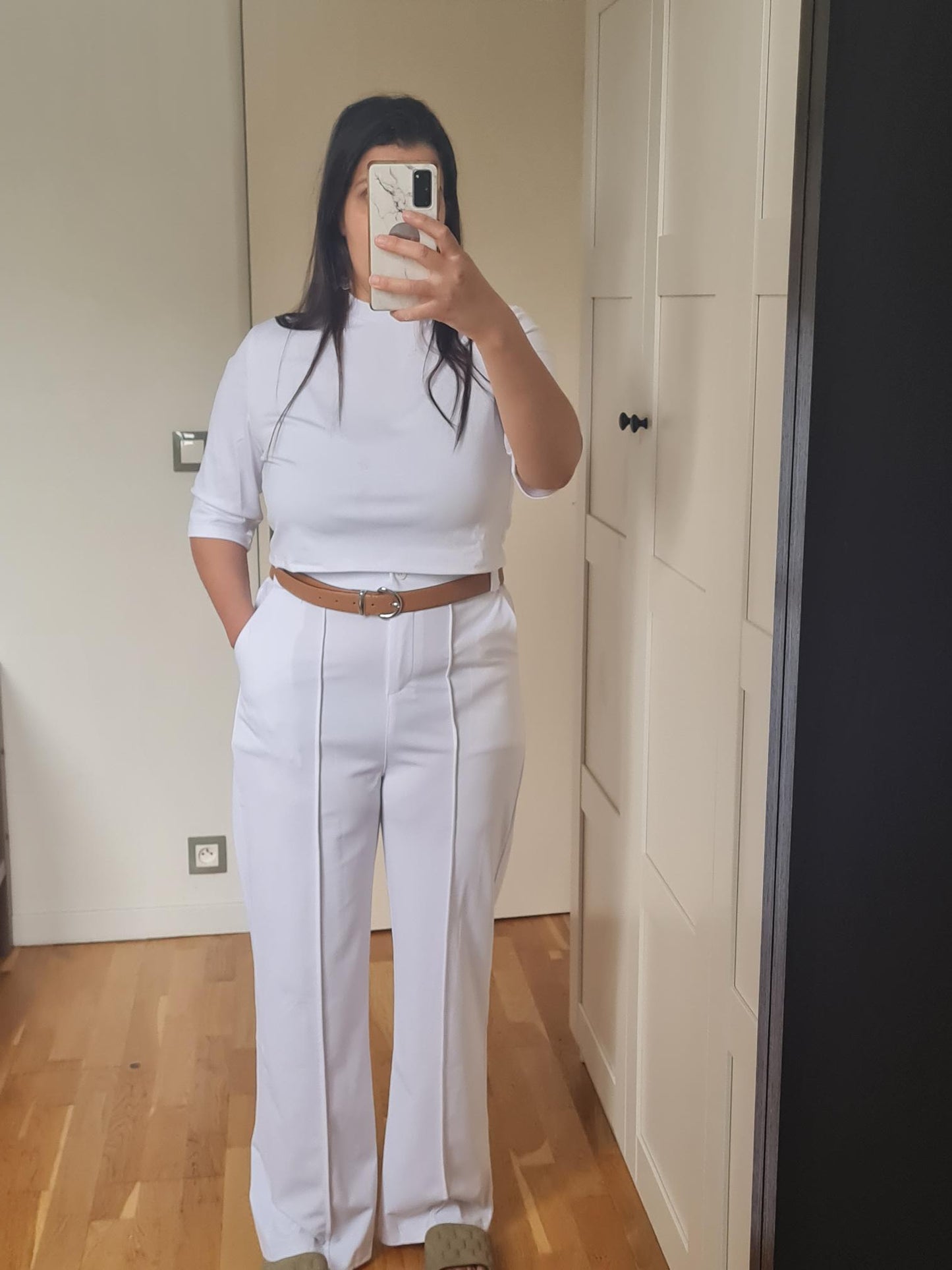 ensemble haut court +pantalon blanc